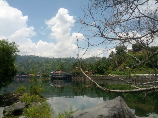 Salah Satu Tepi Danau Singkarak