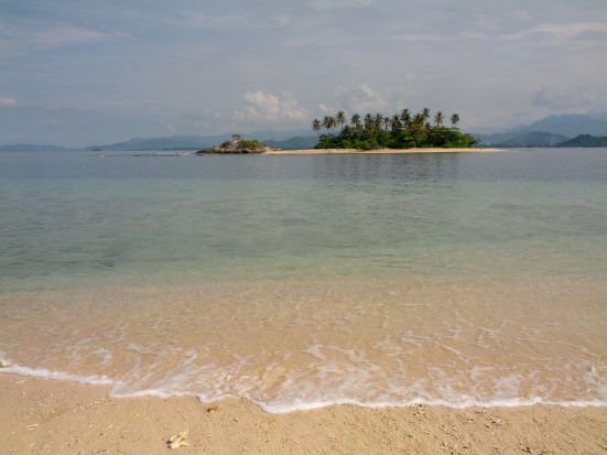 Pulau Semangki Kecil terlihat dari Semangki Besar :-)