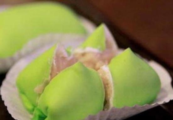 Pancake-Durian Hasil Download dari kulinermedan.com -lupa motret cuy saking enaknya- :-P